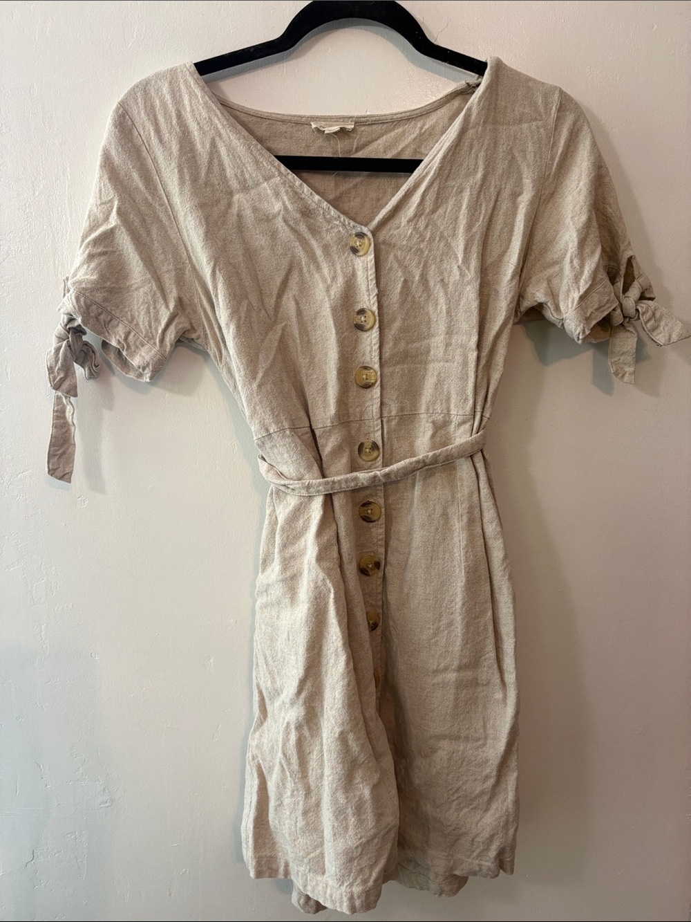 Jennifer &Grace Women's Beige Button-Front Linen Dress with Tie Sleeves - Picture 2 of 9